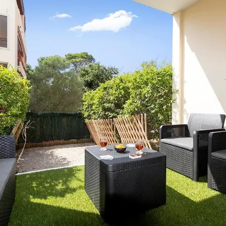 Le Royal - Quiet - Spacious - Swimming Pool Apartamento