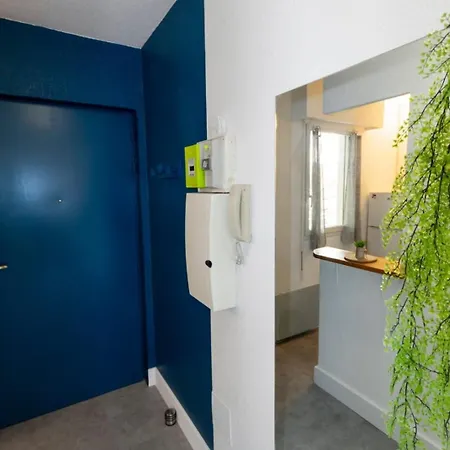 Le Royal - Quiet - Spacious - Swimming Pool Apartamento